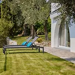 Paier Relais & Pool Villa *