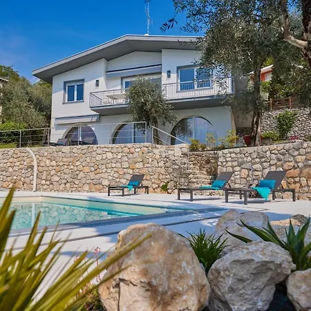 Paier Relais & Pool Villa