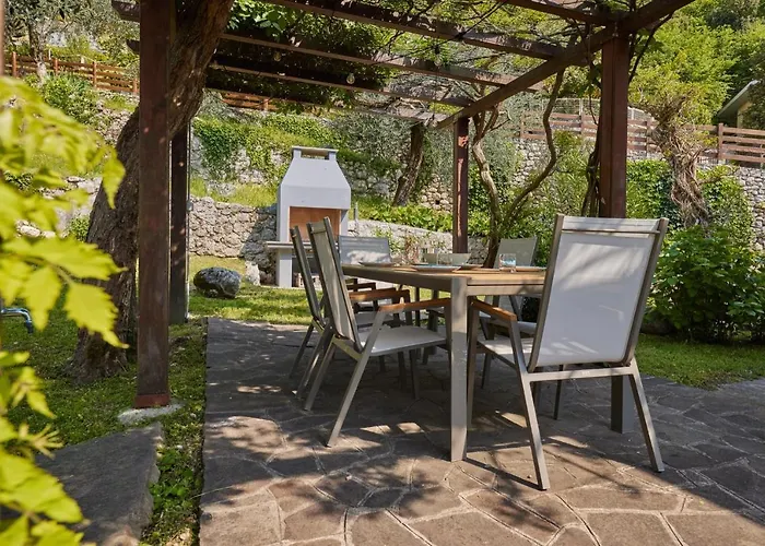 Paier Relais & Pool Villa Malcesine