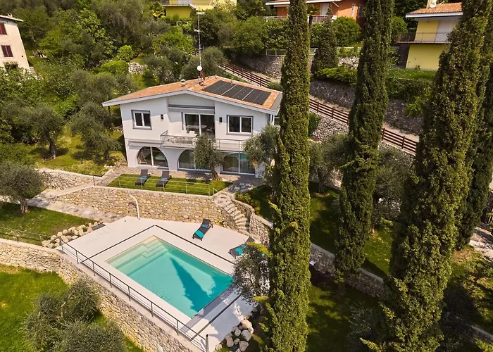 Paier Relais & Pool Вилла *